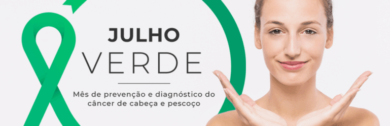 Mulher fazendo símbolo da campanha Julho Verde com as mãos, ao lado da arte oficial da campanha, com cor verde predominante.