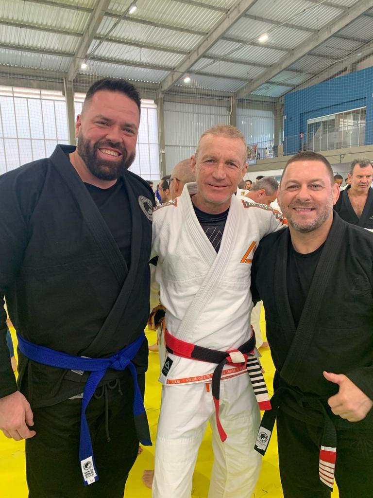 Dr. Acklei praticando esporte